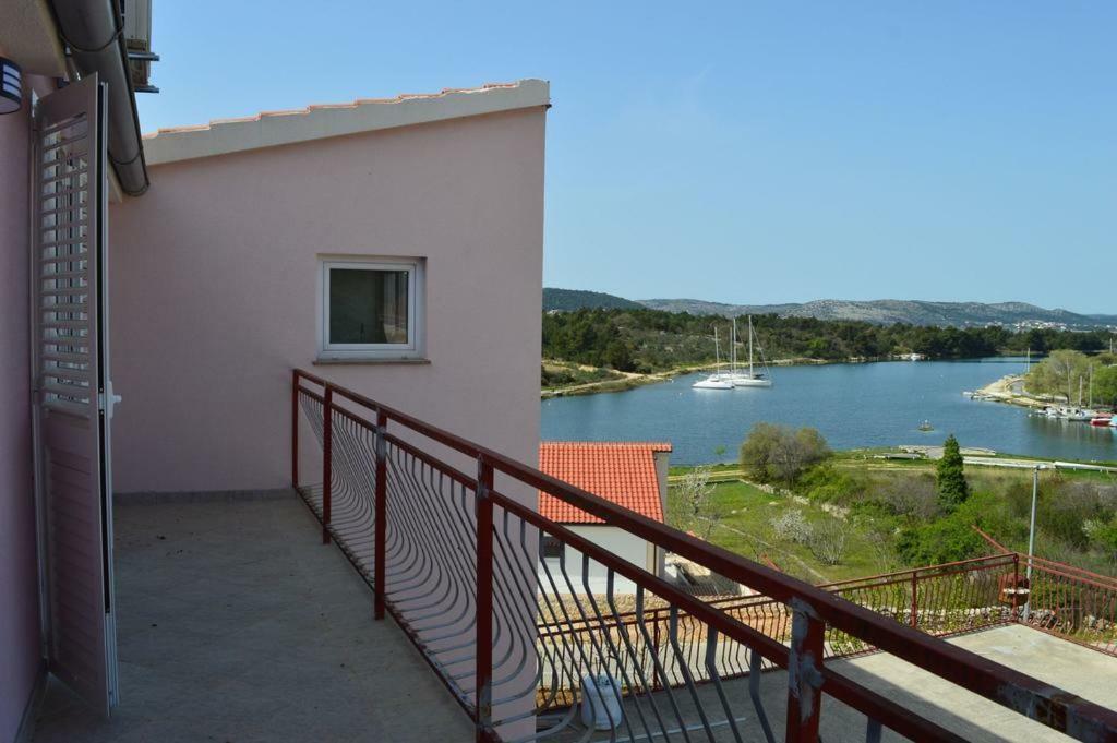 Apartmani Slavica 시베니크 외부 사진