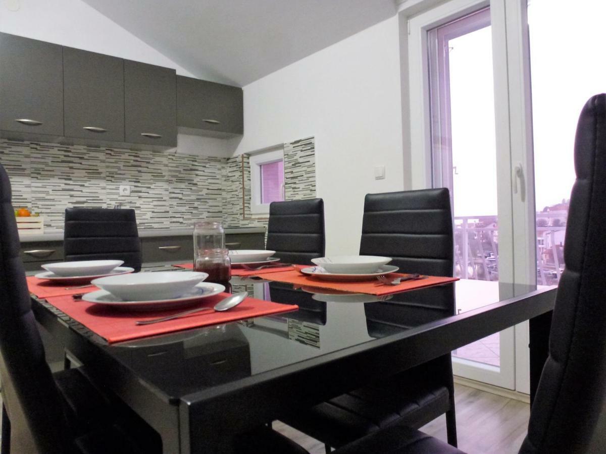 Apartmani Slavica 시베니크 외부 사진